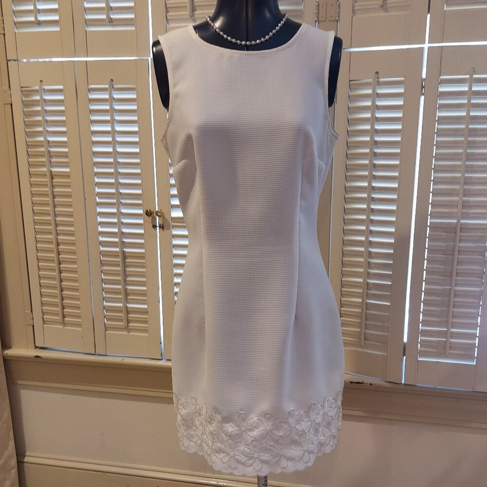 The White House Junior Floral Embroidered Graduation/Church Dress Size 11